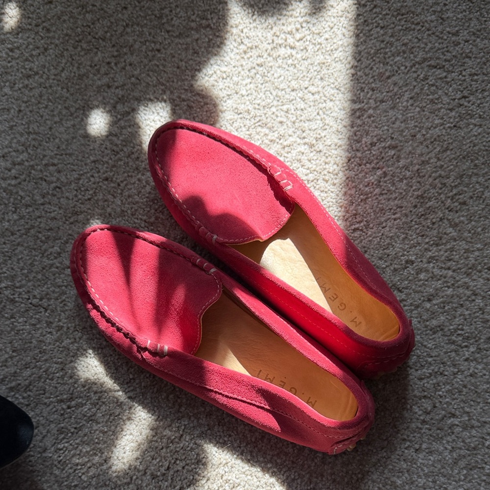 Gemi Women's Vibrant Red Suede Loafers - Picture 3 of 3